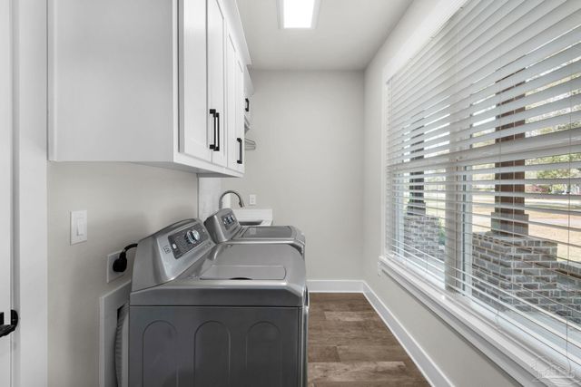 3275 Melvin Dr, Pace, FL 32571