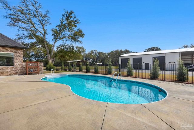 3275 Melvin Dr, Pace, FL 32571