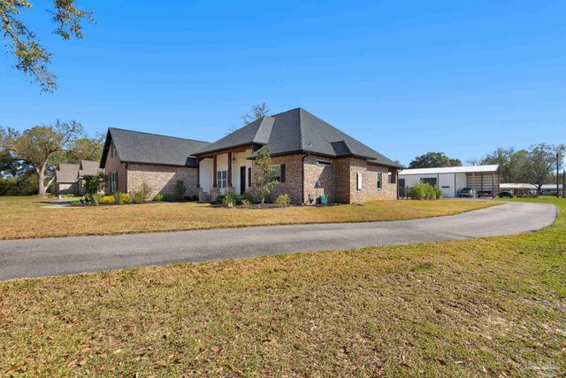 3275 Melvin Dr, Pace, FL 32571