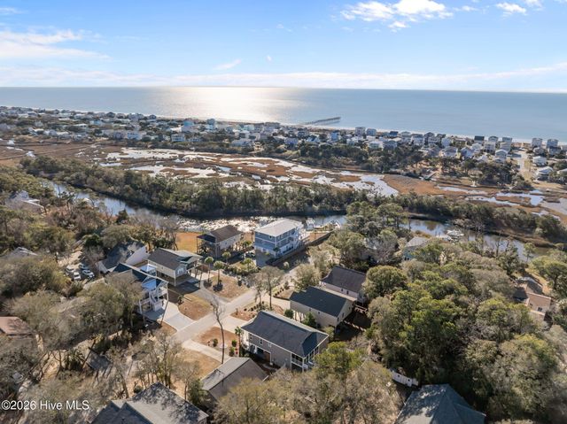 115 SE 12th Street, Oak Island, NC 28465