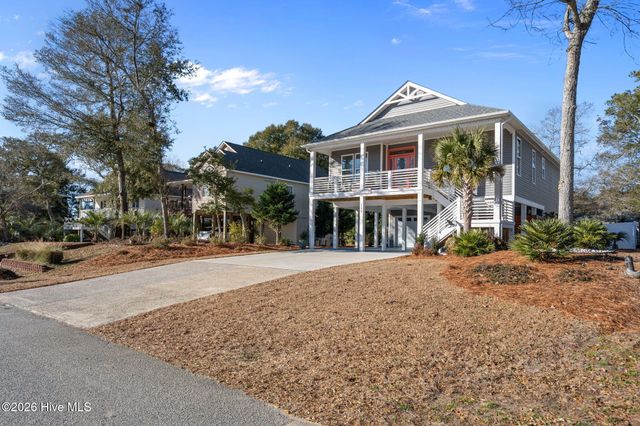 115 SE 12th Street, Oak Island, NC 28465