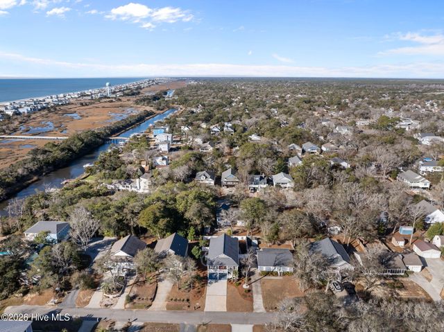 115 SE 12th Street, Oak Island, NC 28465