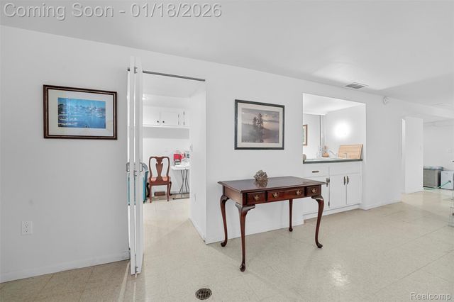 30352 Windsor 21, Gibraltar, MI 48173