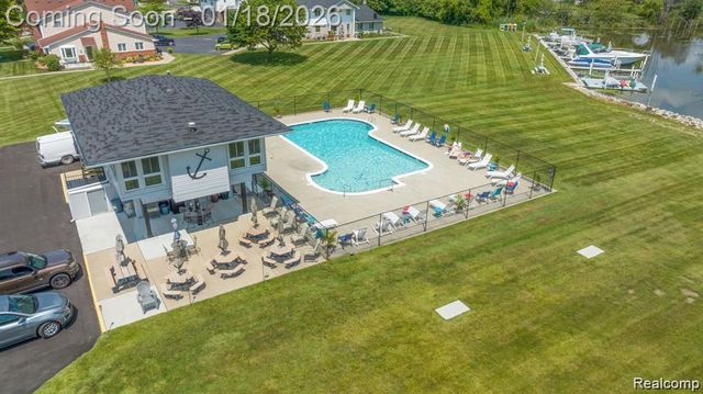 30352 Windsor 21, Gibraltar, MI 48173