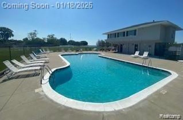 30352 Windsor 21, Gibraltar, MI 48173