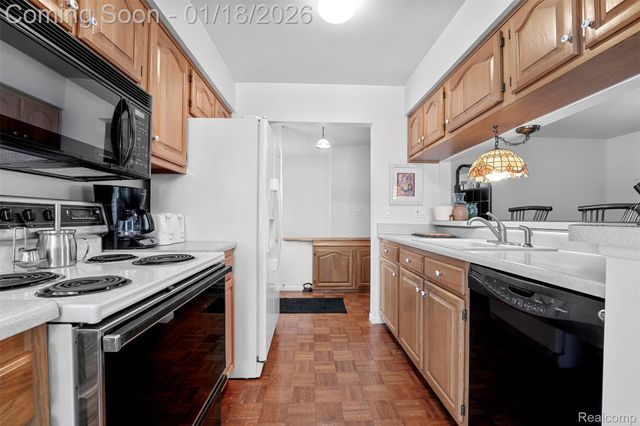 30352 Windsor 21, Gibraltar, MI 48173