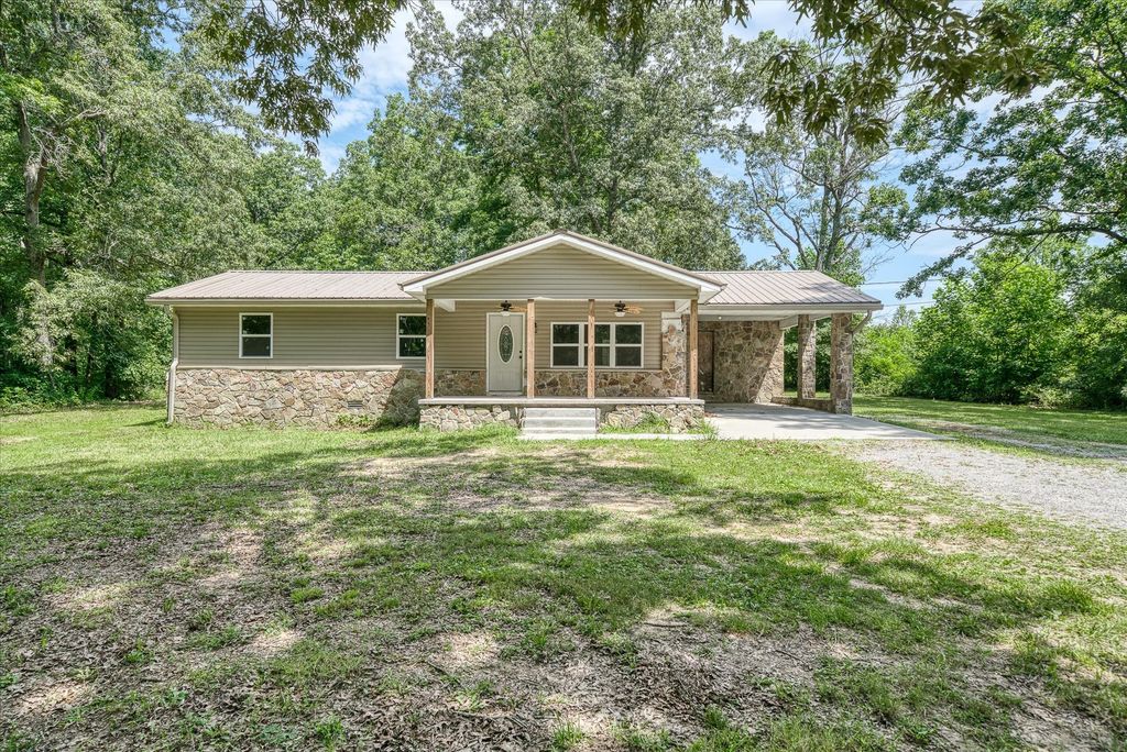 88 Sullivan Dr, Crossville, TN 38555
