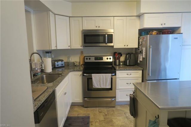 2905 Seashore PT, Virginia Beach, VA 23454