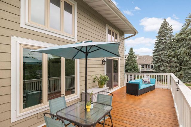 6701 W 82nd Street, Bloomington, MN 55438