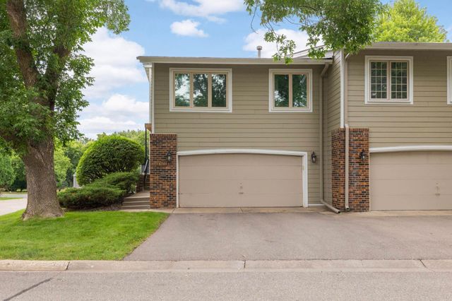 6701 W 82nd Street, Bloomington, MN 55438