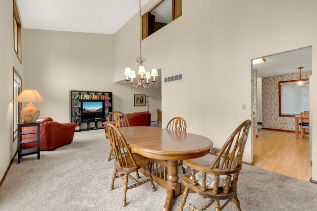 6701 W 82nd Street, Bloomington, MN 55438