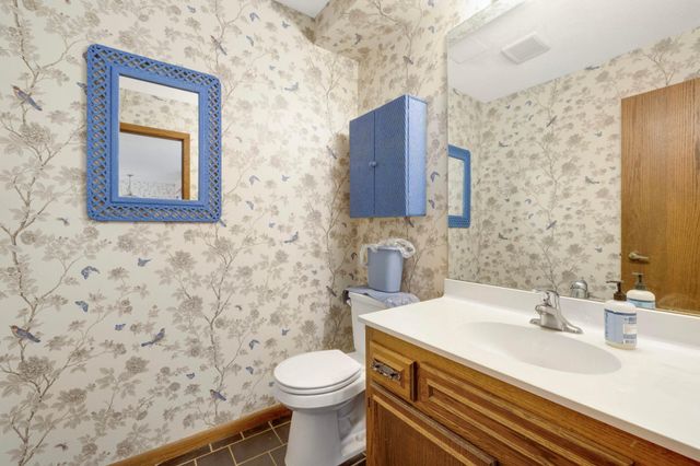 6701 W 82nd Street, Bloomington, MN 55438