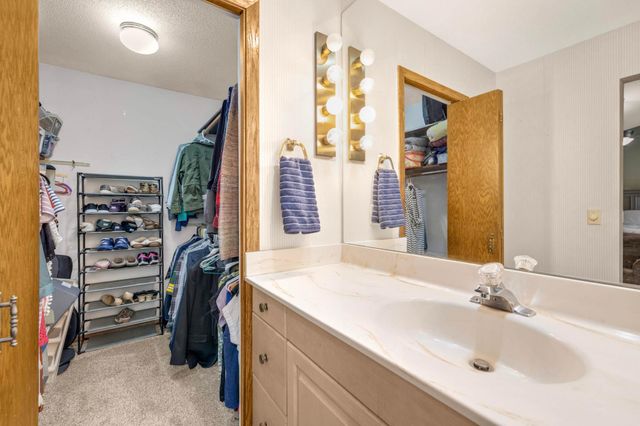 6701 W 82nd Street, Bloomington, MN 55438