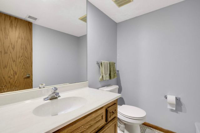 6701 W 82nd Street, Bloomington, MN 55438