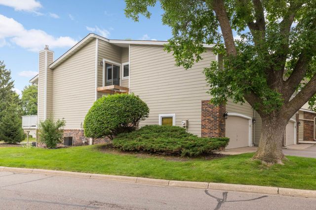 6701 W 82nd Street, Bloomington, MN 55438