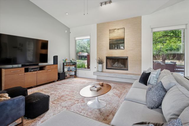 613 N Bailey Avenue, Fort Worth, TX 76107