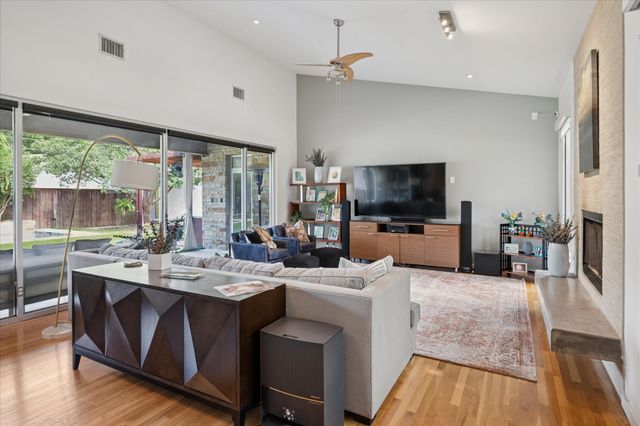 613 N Bailey Avenue, Fort Worth, TX 76107