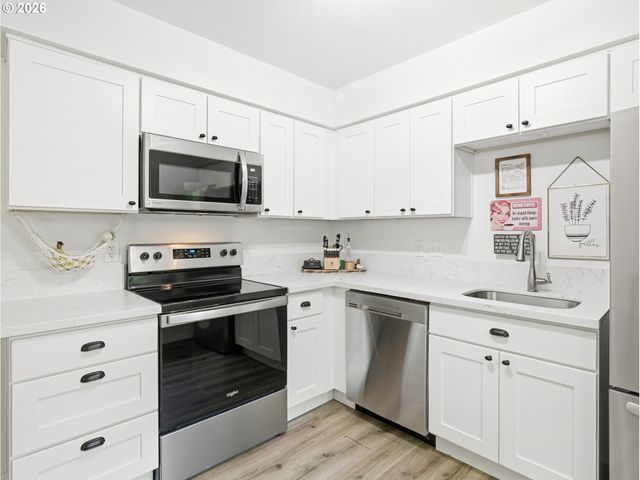 14405 Sw 27TH Ct, Beaverton, OR 97008