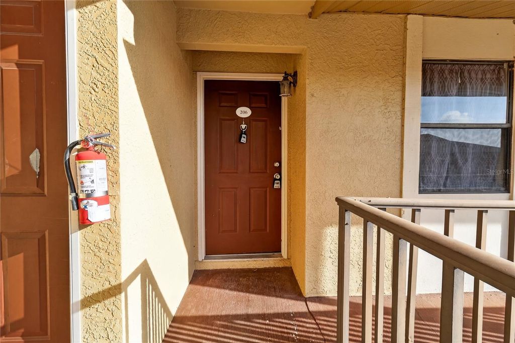 Image 33 of property listing at 10167 SAILWINDS BOULEVARD N 206, Largo, FL 33773