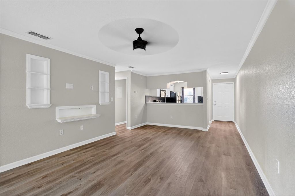 Image 6 of property listing at 10167 SAILWINDS BOULEVARD N 206, Largo, FL 33773