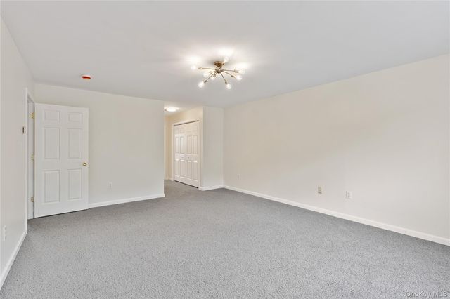 221 Tamerisk Lane, New Windsor, NY 12553