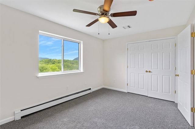 221 Tamerisk Lane, New Windsor, NY 12553