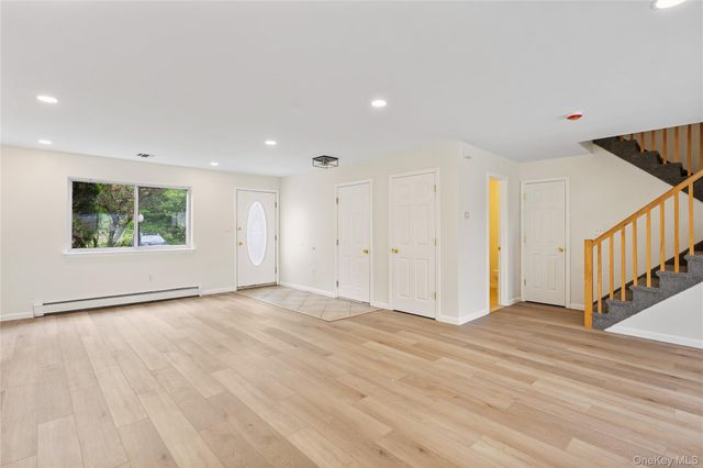 221 Tamerisk Lane, New Windsor, NY 12553