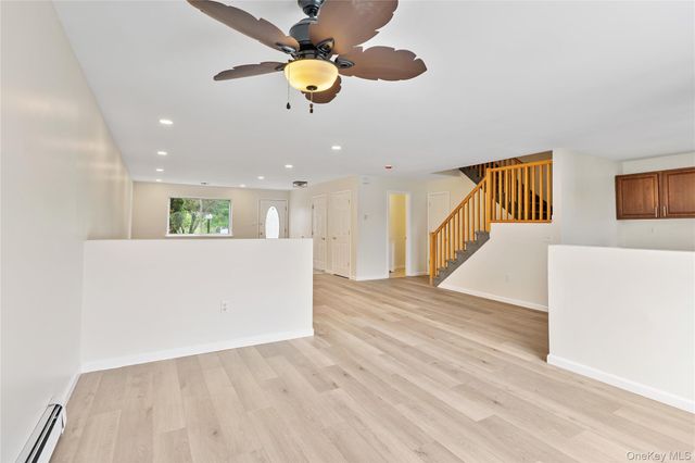 221 Tamerisk Lane, New Windsor, NY 12553