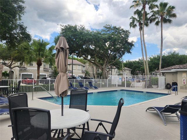 13206 NW 7th Pl, Plantation, FL 33325