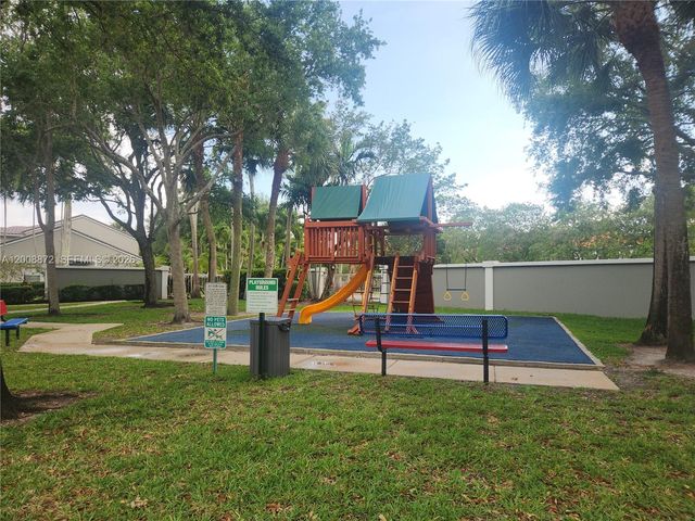 13206 NW 7th Pl, Plantation, FL 33325