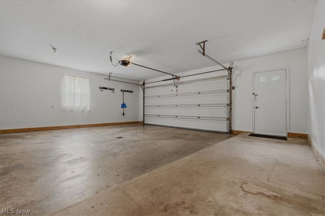 27 Ashwood Place, Vienna, WV 26105