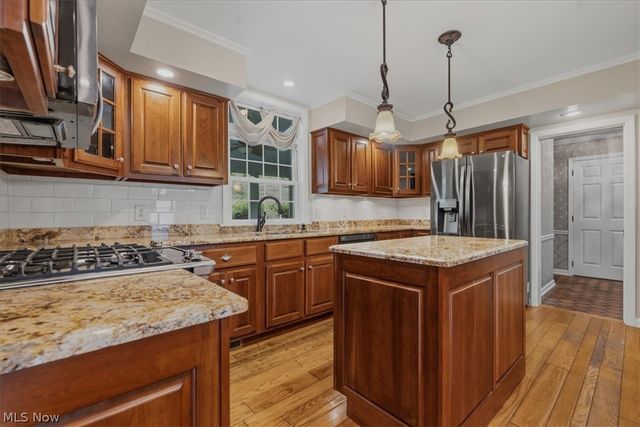27 Ashwood Place, Vienna, WV 26105