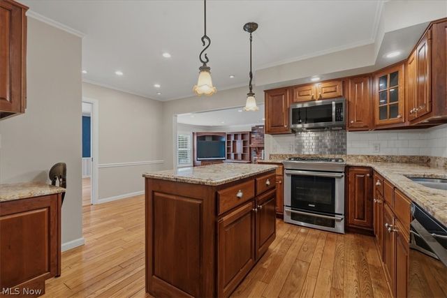 27 Ashwood Place, Vienna, WV 26105