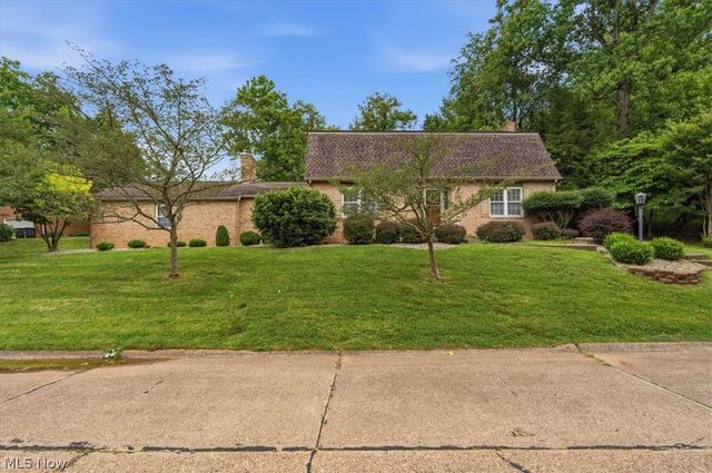 27 Ashwood Place, Vienna, WV 26105