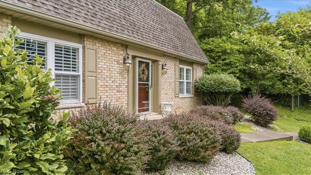 27 Ashwood Place, Vienna, WV 26105