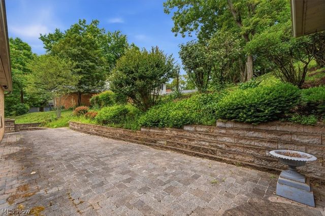 27 Ashwood Place, Vienna, WV 26105