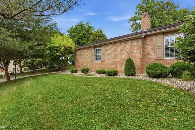 27 Ashwood Place, Vienna, WV 26105