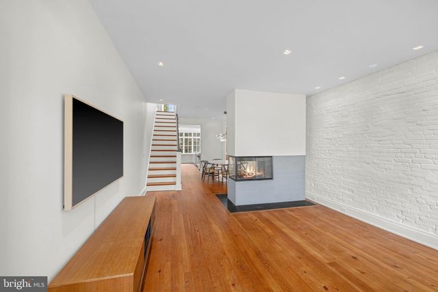 2912 DUMBARTON ST NW, Washington, DC 20007