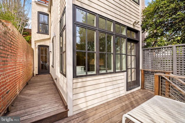 2912 DUMBARTON ST NW, Washington, DC 20007