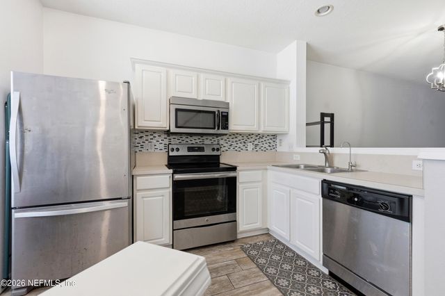 8435 THORNBUSH Court, Jacksonville, FL 32216