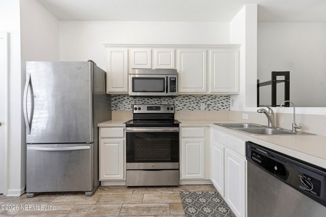 8435 THORNBUSH Court, Jacksonville, FL 32216