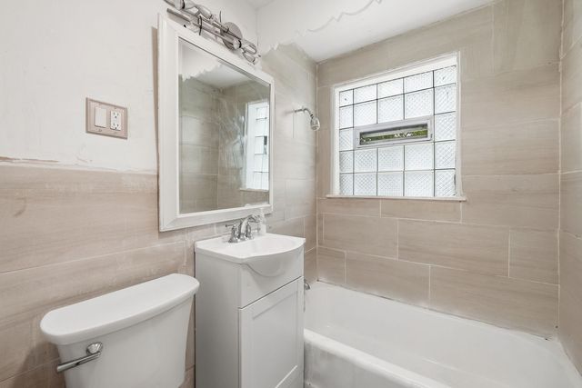 9668 S Luella Avenue, Chicago, IL 60617