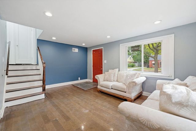 9668 S Luella Avenue, Chicago, IL 60617