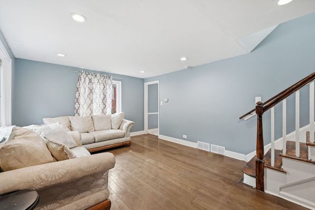 9668 S Luella Avenue, Chicago, IL 60617