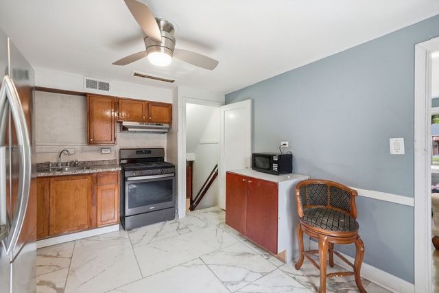 9668 S Luella Avenue, Chicago, IL 60617