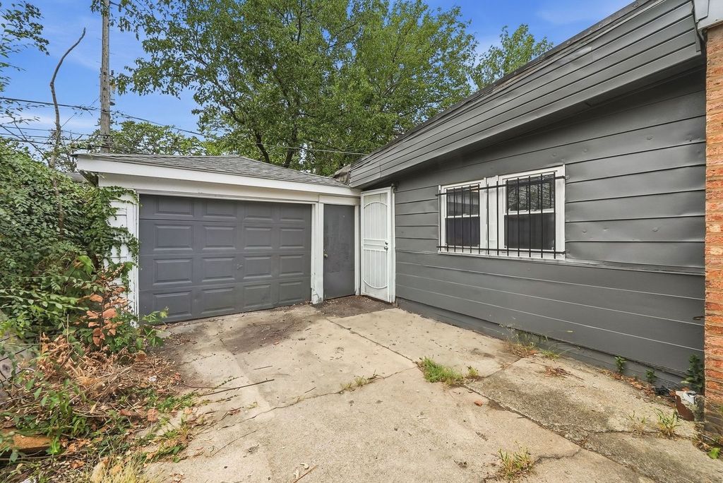 9668 S Luella Avenue, Chicago, IL 60617 — photo 3