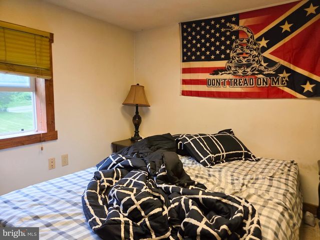 140 SANDHILL RD, Fleetwood, PA 19522