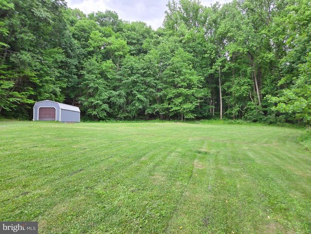 140 SANDHILL RD, Fleetwood, PA 19522