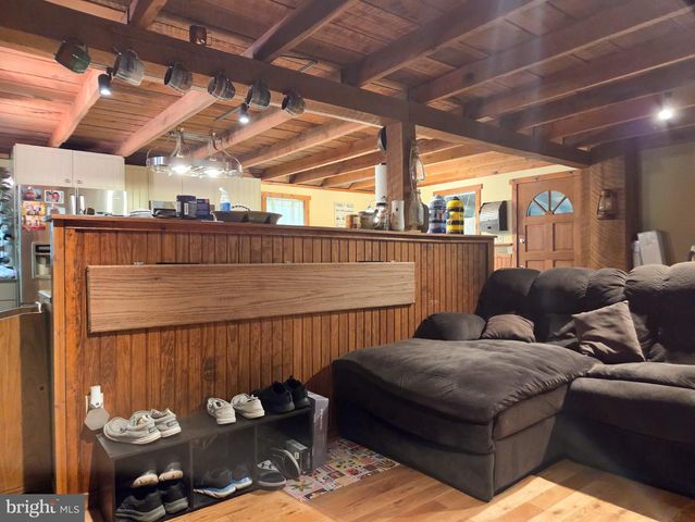 140 SANDHILL RD, Fleetwood, PA 19522