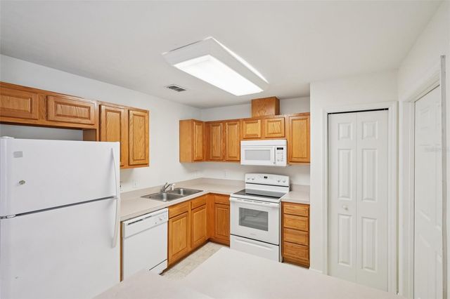 12104 NW 162ND DRIVE, Alachua, FL 32615
